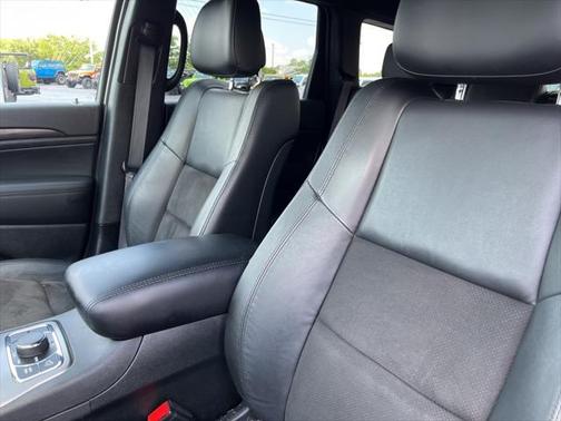 2022 Jeep Grand Cherokee Laredo