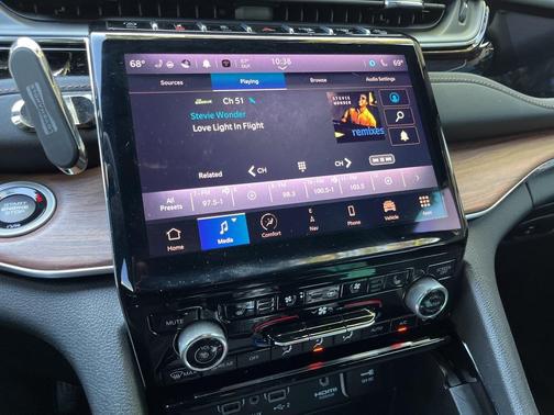 2023 Jeep Grand Cherokee Summit