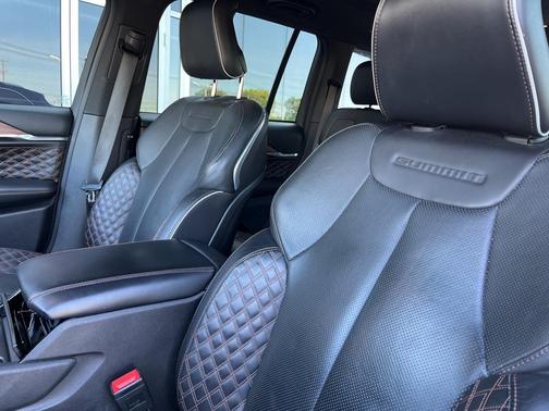 2023 Jeep Grand Cherokee Summit