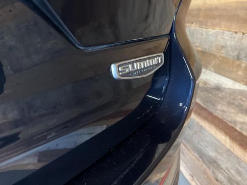 2023 Jeep Grand Cherokee Summit