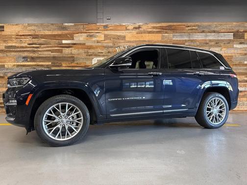 2023 Jeep Grand Cherokee Summit