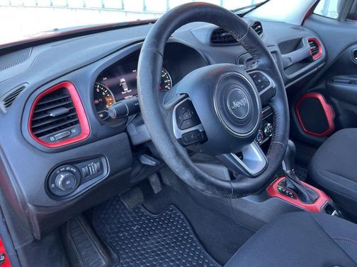 2017 Jeep Renegade Trailhawk