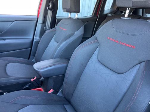 2017 Jeep Renegade Trailhawk