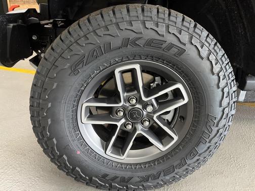 2026 Jeep Gladiator Mojave 4x4