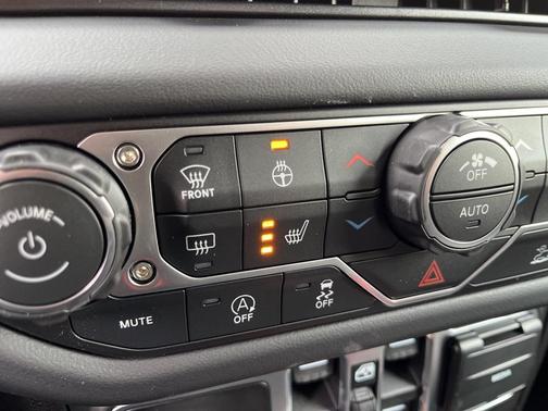 2026 Jeep Gladiator Mojave 4x4