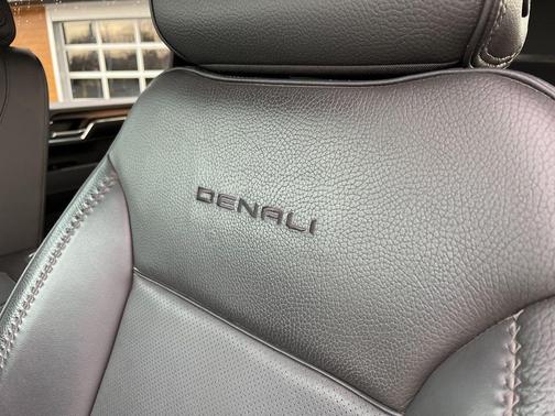 2024 GMC Sierra 2500 Denali