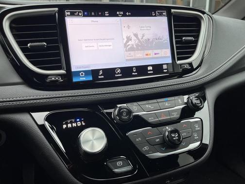 2026 Chrysler Pacifica L