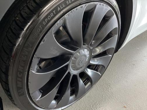 2022 Tesla Model Y Performance Dual Motor All-Wheel Drive