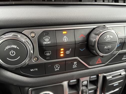 2026 Jeep Gladiator Mojave 4x4