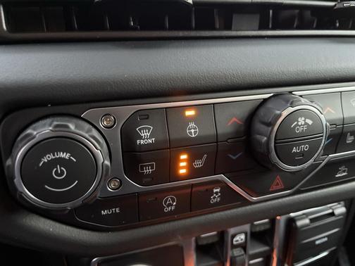 2026 Jeep Gladiator Mojave 4x4