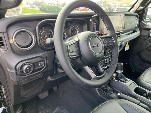 2026 Jeep Gladiator Sahara 4x4