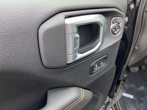 2026 Jeep Gladiator Sahara 4x4