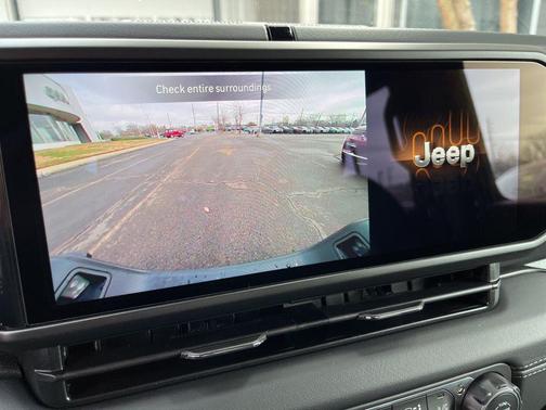 2026 Jeep Gladiator Sahara 4x4