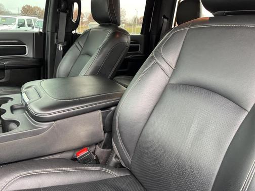 2022 RAM 2500 Big Horn Crew Cab 4x4 6'4' Box