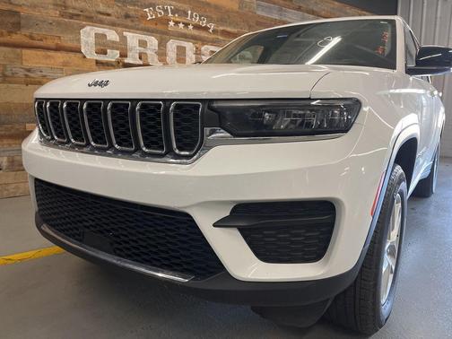 2023 Jeep Grand Cherokee Laredo