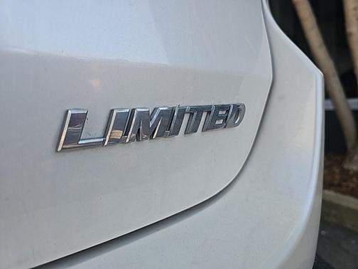 Blizzard Pearl 2019 Toyota Highlander Limited