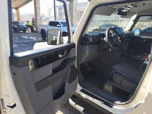 2024 INEOS Grenadier AWD