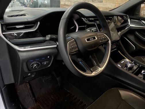 2022 Jeep Grand Cherokee 4xe Trailhawk