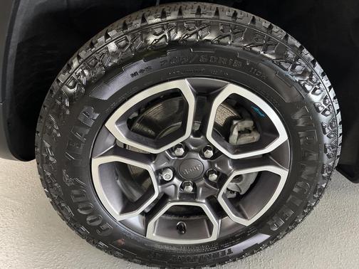 2022 Jeep Grand Cherokee 4xe Trailhawk