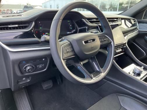 2022 Jeep Grand Cherokee 4xe Trailhawk