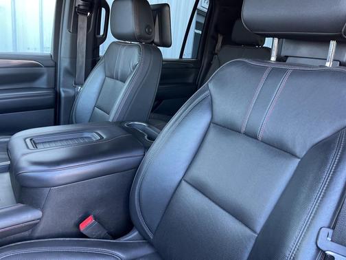 2021 Chevrolet Suburban RST