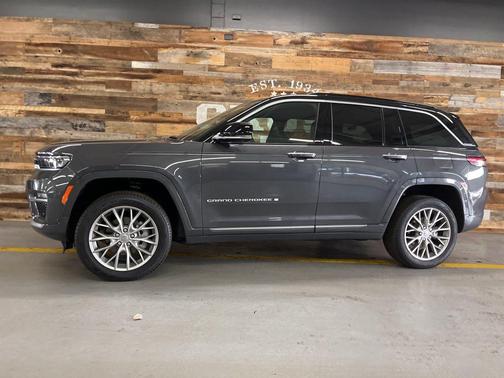 2025 Jeep Grand Cherokee Summit