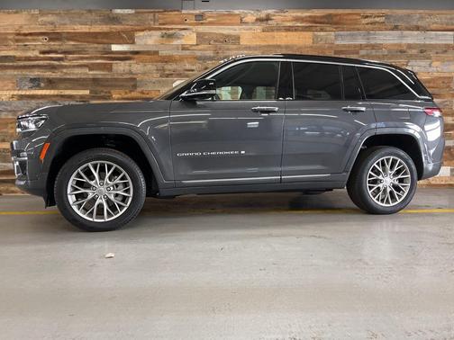 2025 Jeep Grand Cherokee Summit