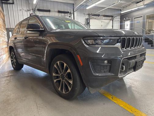 2022 Jeep Grand Cherokee Overland