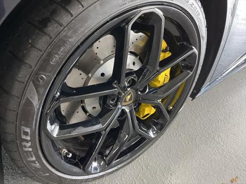 2017 Lamborghini Huracan LP580-2