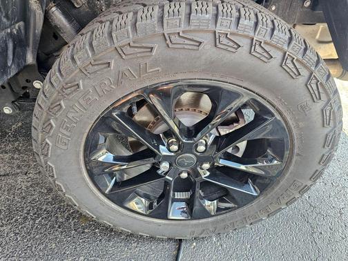 Hydro Blue Pearlcoat 2025 Jeep Gladiator Nighthawk