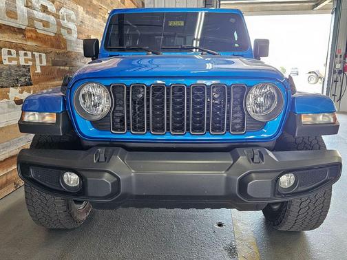 Hydro Blue Pearlcoat 2025 Jeep Gladiator Nighthawk