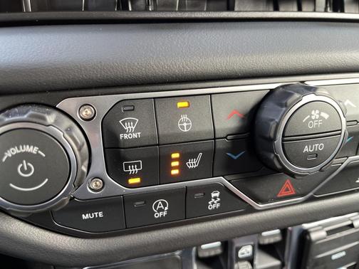 2026 Jeep Gladiator Mojave 4x4