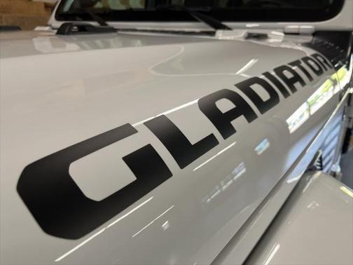 2022 Jeep Gladiator Sport S