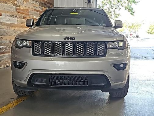 2021 Jeep Grand Cherokee Laredo