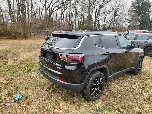 2022 Jeep Compass Latitude Lux
