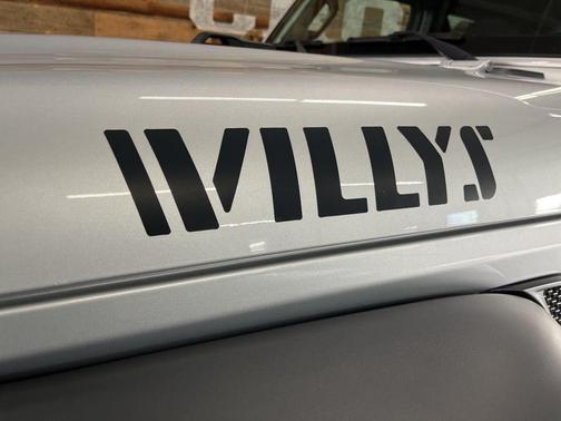 Silver Zynith Clearcoat 2022 Jeep Wrangler Willys