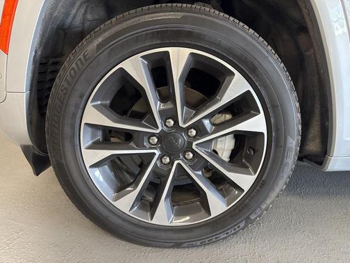 2024 Jeep Grand Cherokee Overland