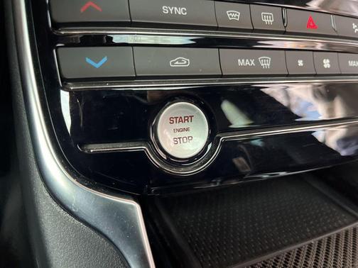 2019 Jaguar XE SV Project 8