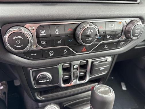 2025 Jeep Gladiator High Tide