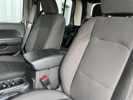 2022 Jeep Gladiator Altitude 4x4