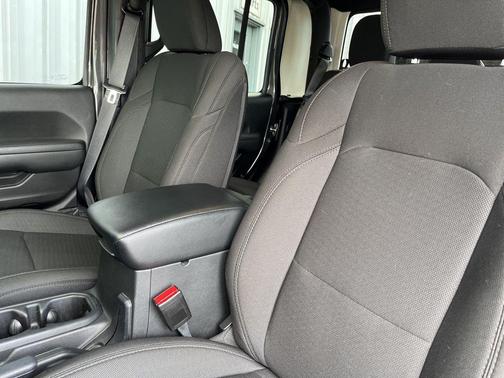 2022 Jeep Gladiator Altitude 4x4