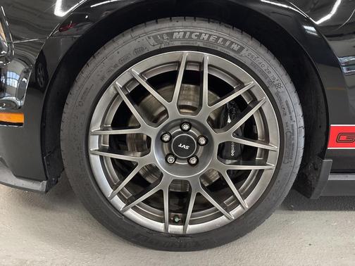 2011 Ford Shelby GT500 Base