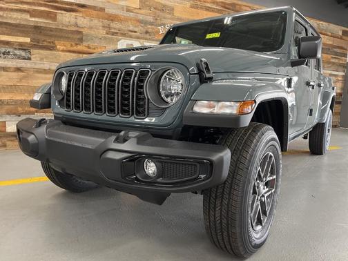 2026 Jeep Gladiator Sport S