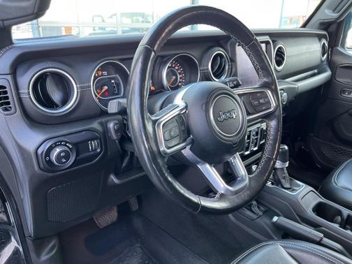 2023 Jeep Gladiator Overland