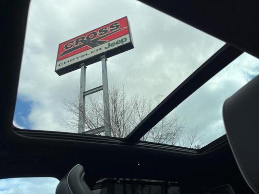 2023 Jeep Grand Cherokee Summit