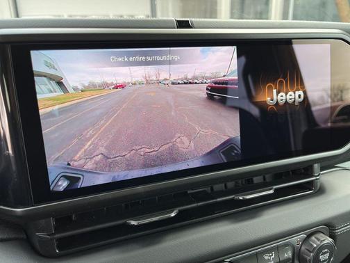 2026 Jeep Gladiator Sahara 4x4