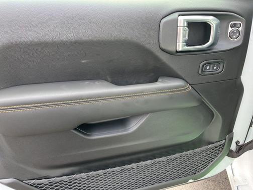 2026 Jeep Gladiator Sahara 4x4