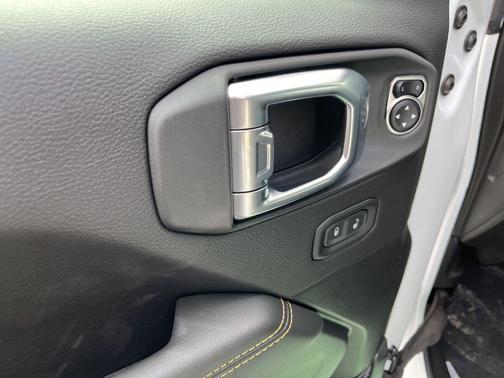 2026 Jeep Gladiator Sahara 4x4