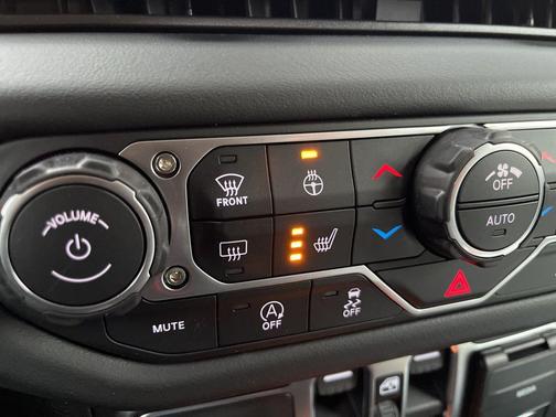 2026 Jeep Gladiator Mojave 4x4