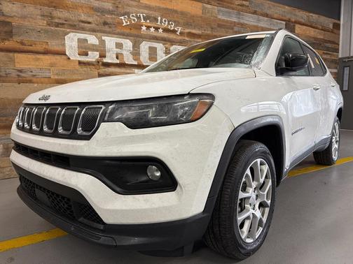 2022 Jeep Compass Latitude Lux